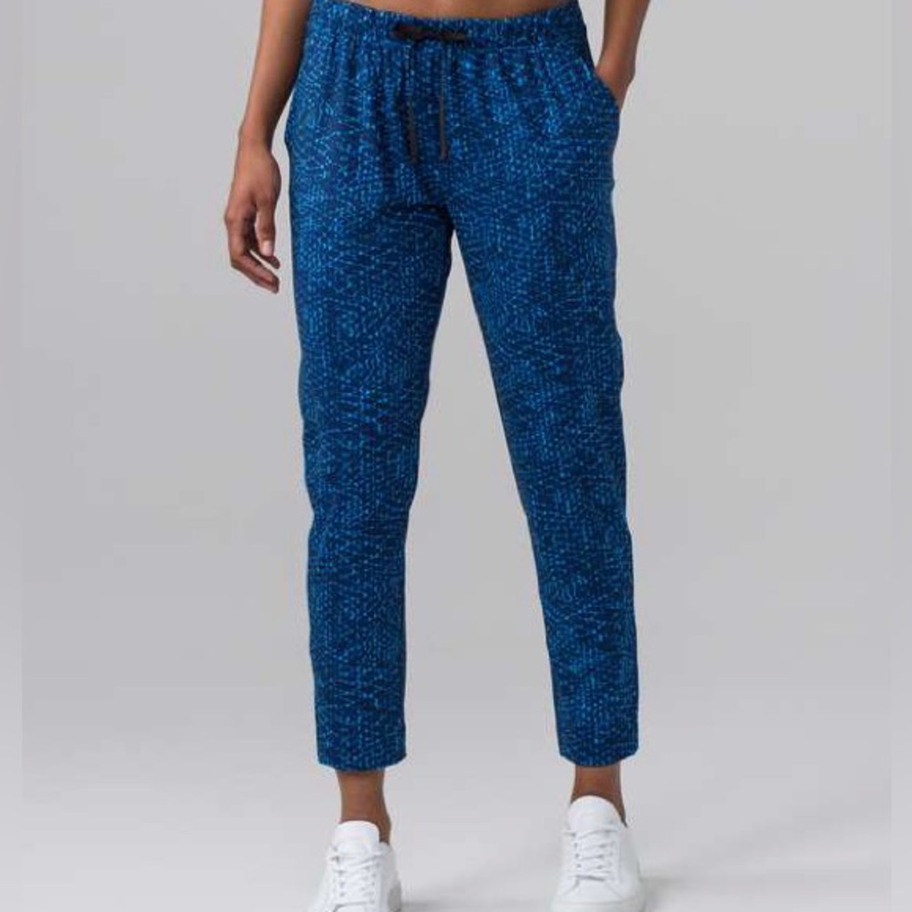 Lululemon Jet Crop Casual Pants- 6‎